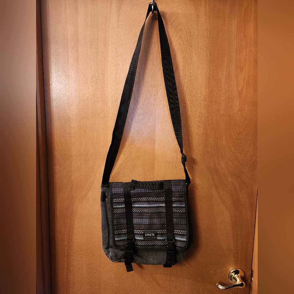 Dakine Maddie Mojave messenger/crossbody bag